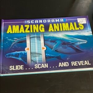 Scanorama Amazing Animals Book